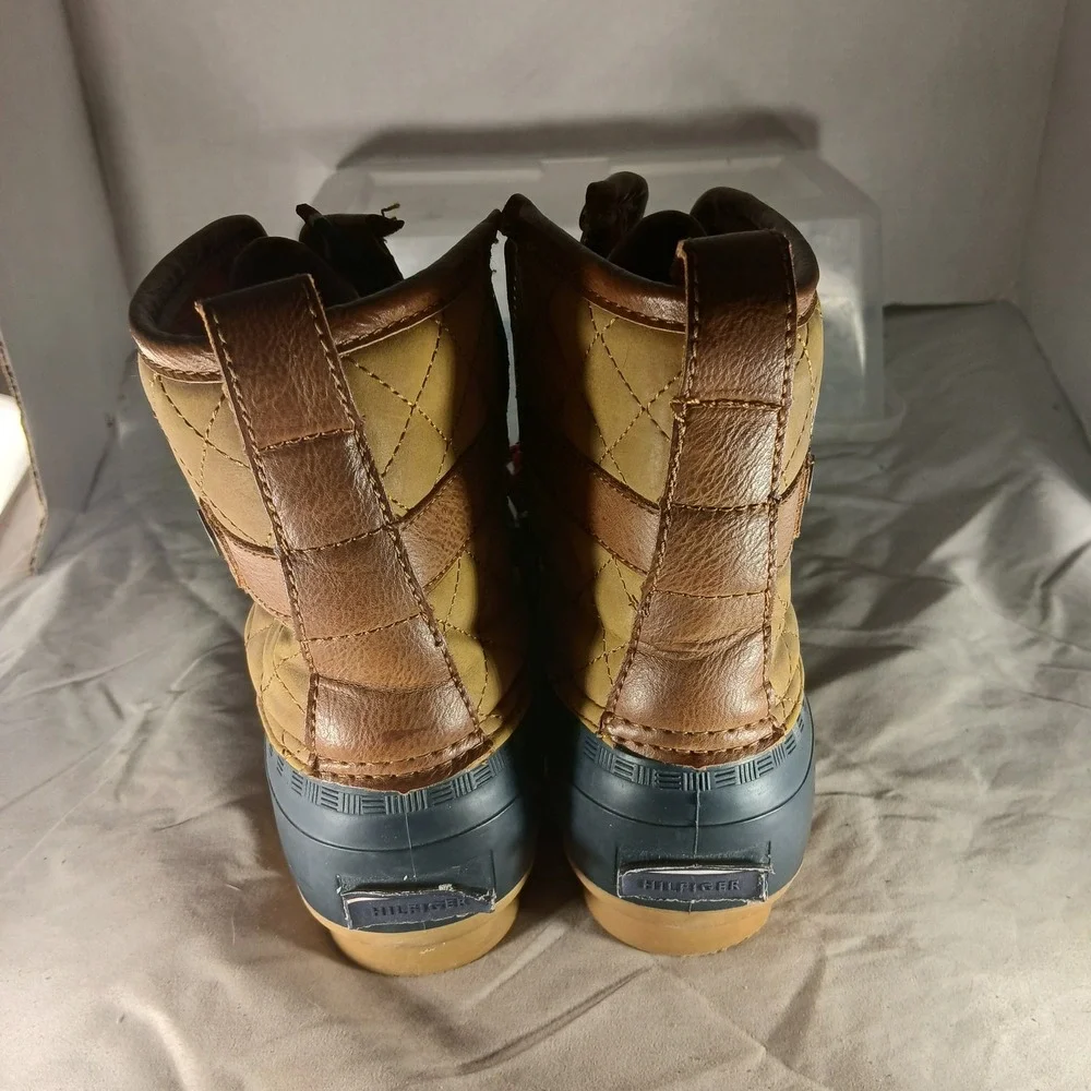 Tommy Hilfiger Duck Boot 8M Blue Tan Quilted Fleece Lined Winter Rain Ankle Boot